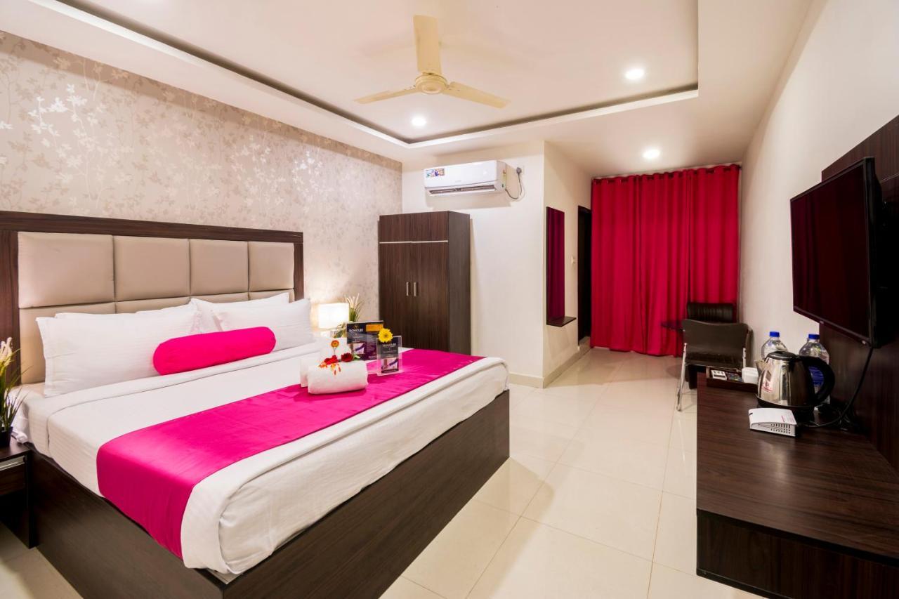 Hotel Signature Airport Zone Shamshabad Hyderabad Maisaram Buitenkant foto